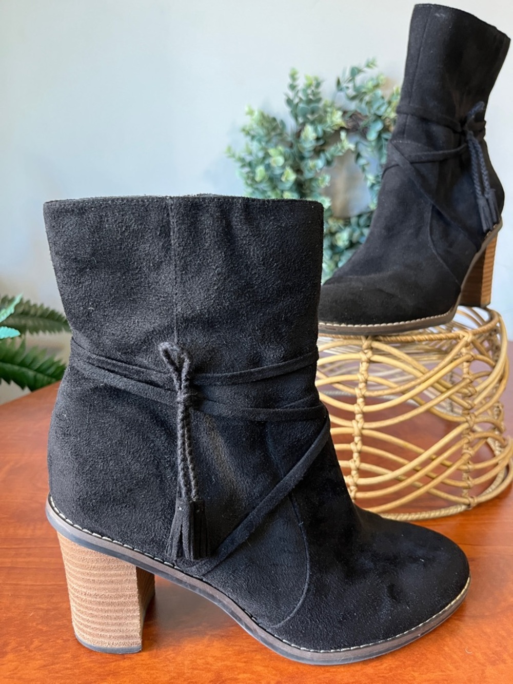 Dr. Scholl's Voice Black Mid-Calf Heeled Boots Tassel Wrap Comfy